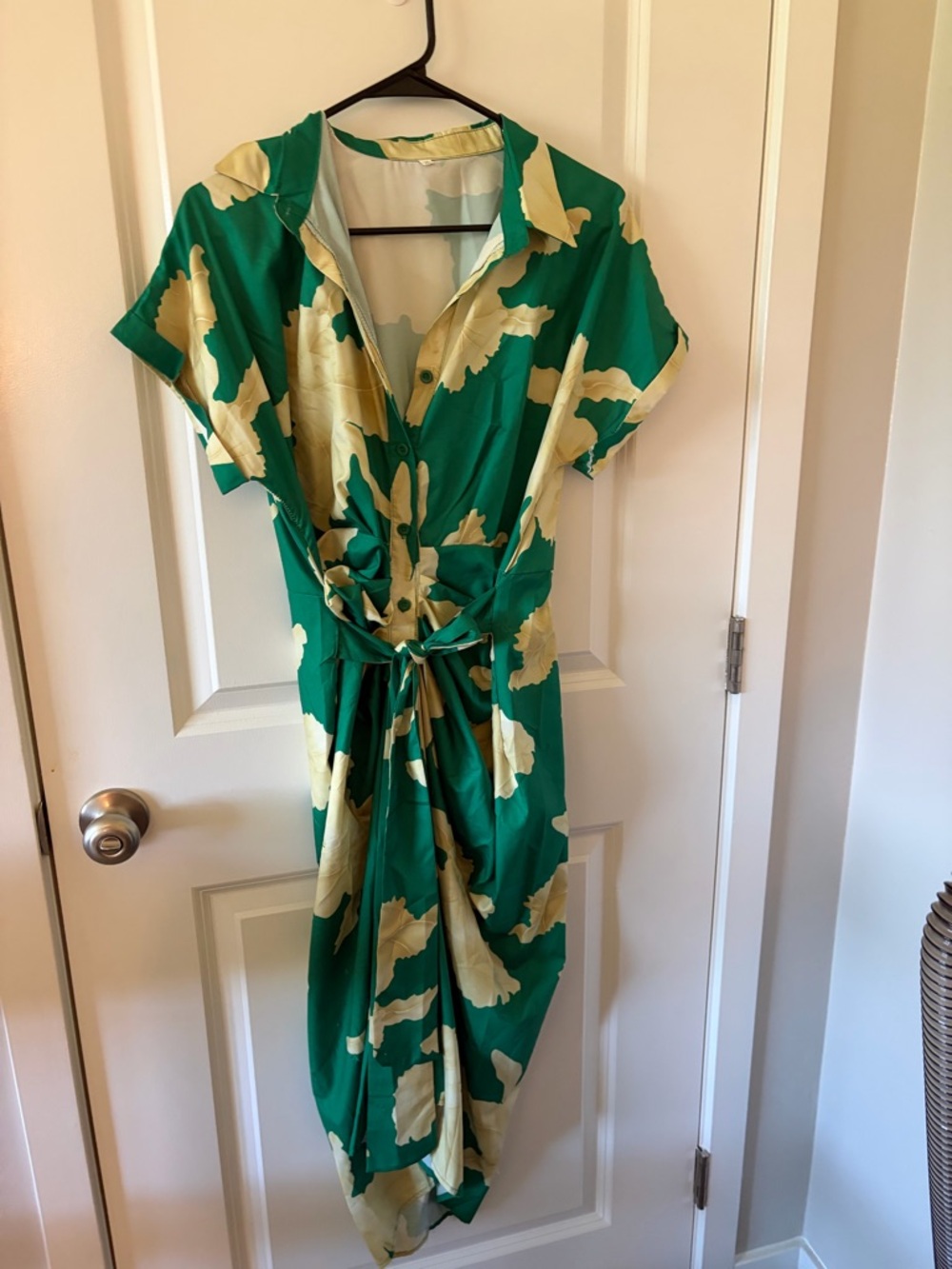 Amazon Green & Cream Floral Tie-Waist Midi Dress